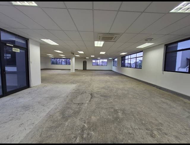 320M² OFFICE TO LET IN SUNNINGHILL